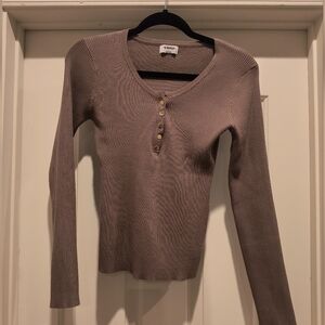 Ripped fitted sweater top